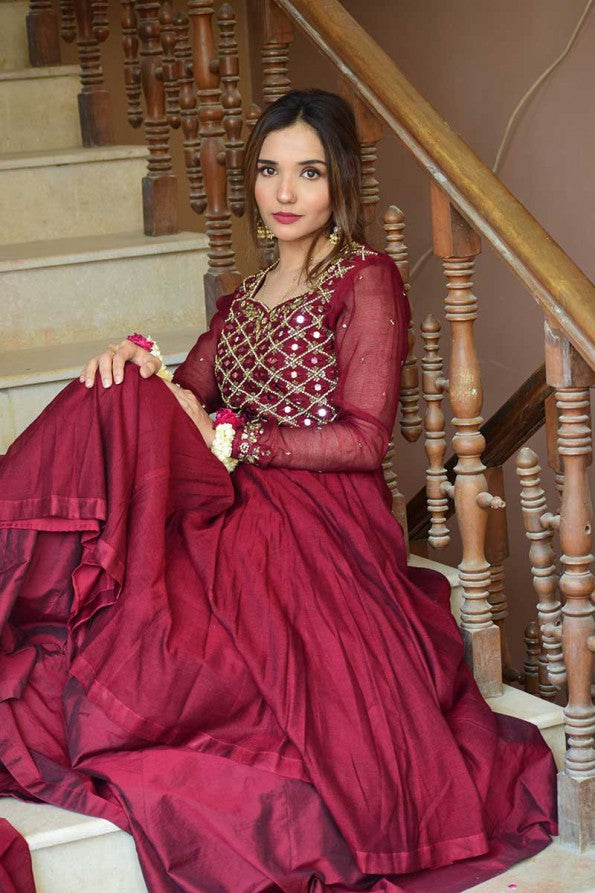 MAROON JORA