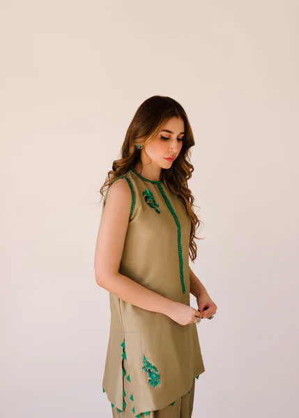 Vanya Beige and Green :AS105