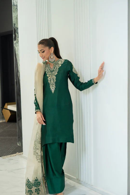 Shayari Emerald green
